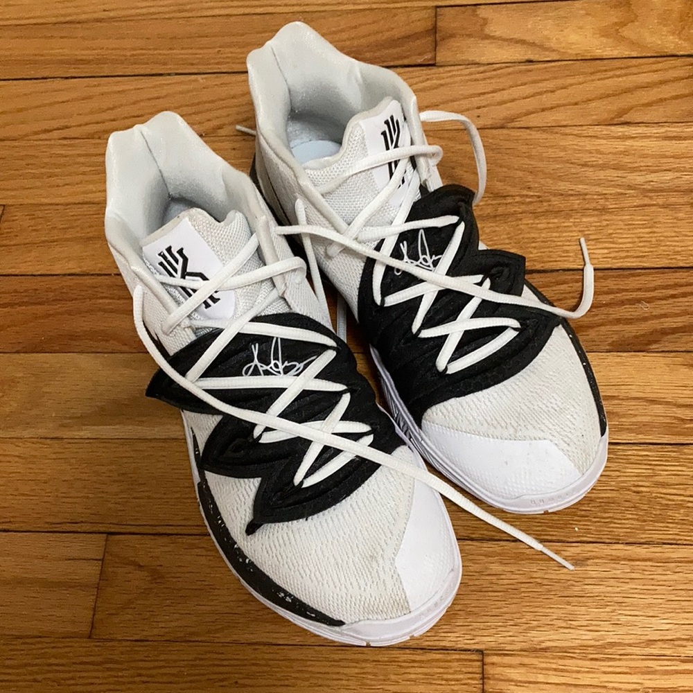 Black and white kyrie 5’s